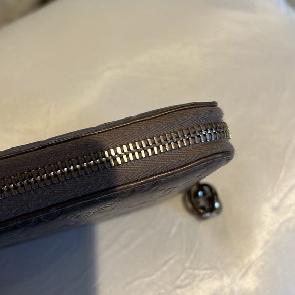 Metallic lavender Gucci large full zip wallet. - Picture 10 of 14